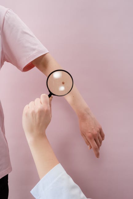 doctor-examining-skin-rash